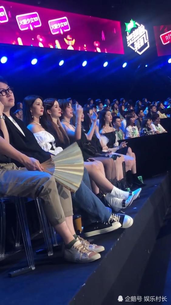 火箭少女101|硬糖少女换logo，希林谈火箭少女解散陈卓璇哭了，赵粤展现老东家团魂