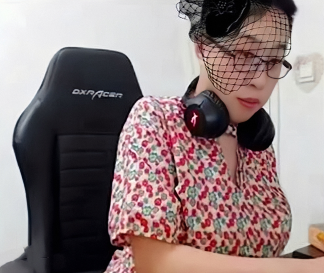 dnf炫石特有女装文化盘点旭旭宝宝公会女装大佬一个比一个辣眼