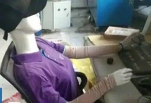 自由女神被闪电击中-WordPress极简博客