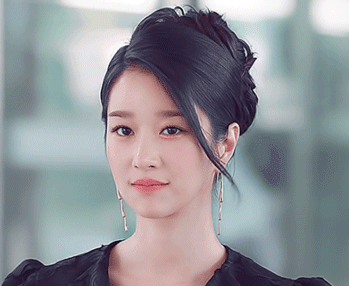 韩剧大女主盛兴的夏季穿搭,也要配上这几款样式的耳环才完美