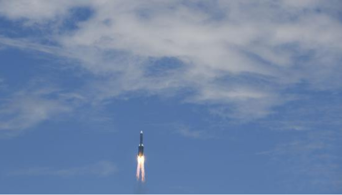 火星探测器|就在昨天，中国的“天文一号”火星探测器成功发射升空！