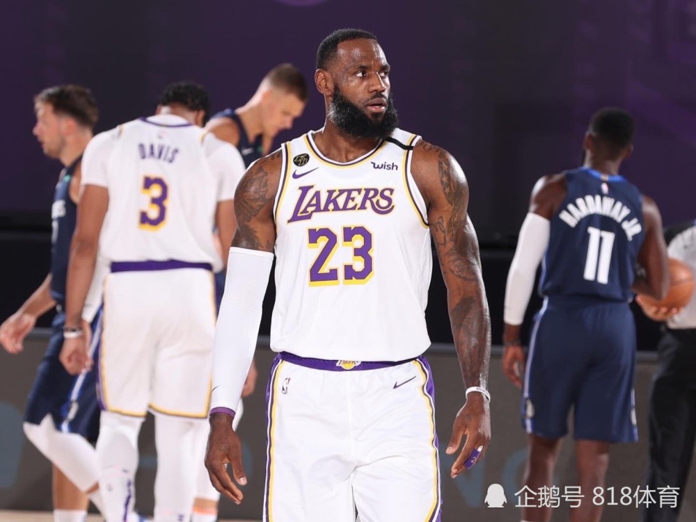 不服老 詹皇花白胡子送滑翔战斧暴扣 大吼 我仍是场上最残暴的人 腾讯新闻