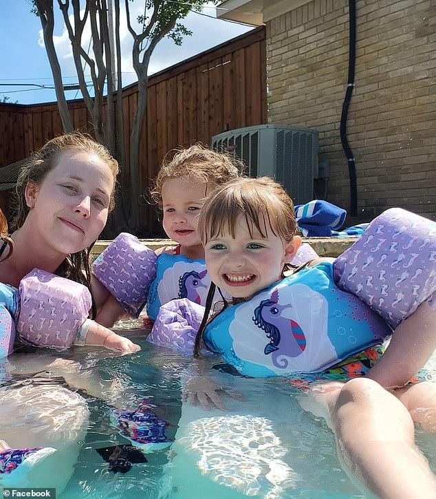 毛骨悚然|毛骨悚然！美妈妈带俩宝贝见朋友迟迟没露面，次日被发现陈尸车内