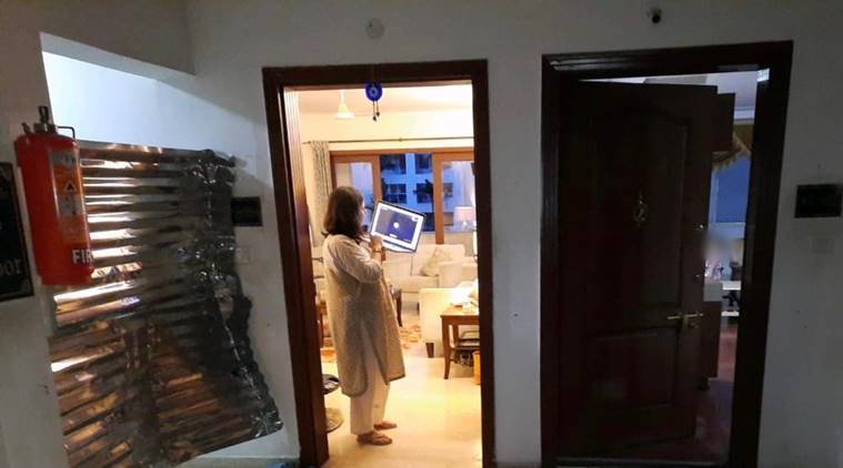 印度_社会|为防感染，印度当局封死了新冠患者的房子，房内还关着妇女和儿童