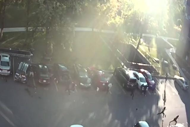 乔纳森·戴维斯|21秒，141发子弹！加拿大7枪手扫射无辜路人，骇人视频曝光