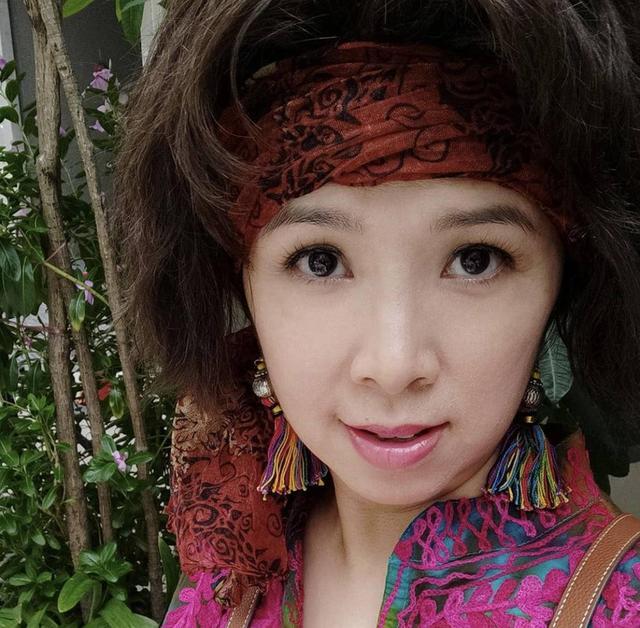 黄梓玮同样是甘草演员的黄梓玮在不少剧中都是饰演村民,师奶,护士