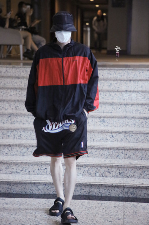 李易峰|李易峰化身森系少年，成熟男性演员代表，却最不缺明朗少年感