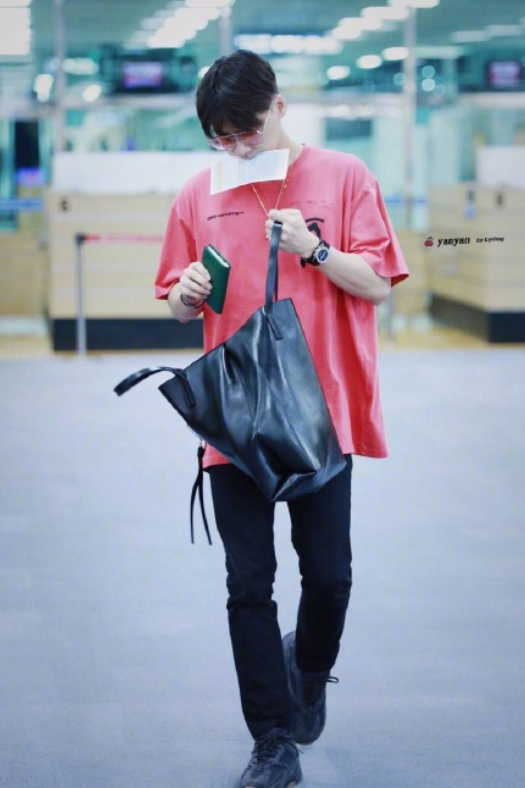 李易峰|李易峰化身森系少年，成熟男性演员代表，却最不缺明朗少年感