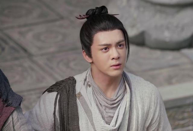 张无忌|假如你穿越到明末时期，下面四位武林高手，你选择谁陪你打天下？