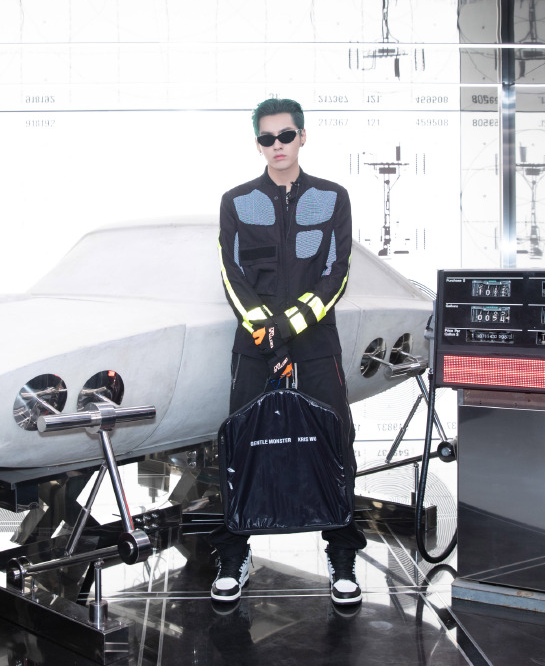 吴亦凡|吴亦凡转型失败“走老路”，无惧非主流染绿发，网友：像个韩国人