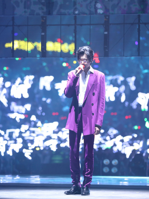 吴亦凡|吴亦凡转型失败“走老路”，无惧非主流染绿发，网友：像个韩国人