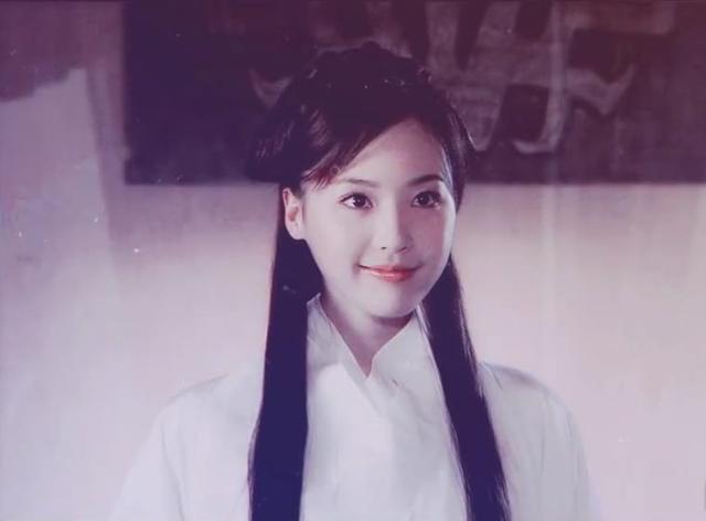 吴佳尼的上官飞凤,明明美得惊天动地,却总是被人遗忘!_腾讯新闻