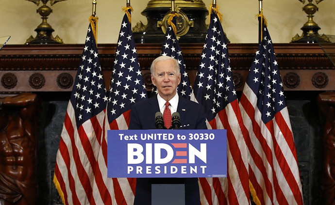 特朗普|福克斯民调：特朗普在三个摇摆州的支持率败给拜登