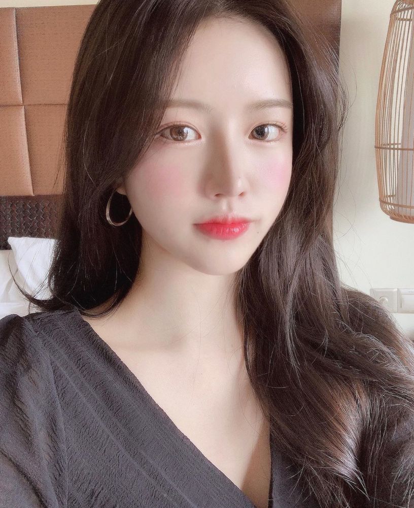 ins韩国美女双胞胎姐妹谁能找到不同点