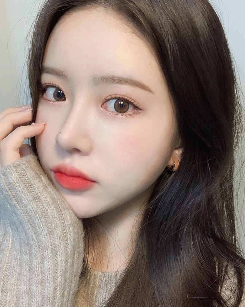 ins韩国美女双胞胎姐妹谁能找到不同点