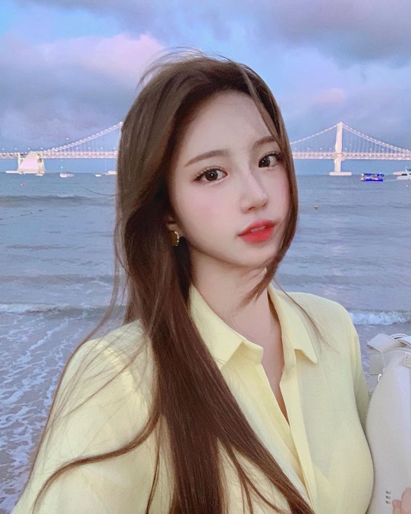 ins韩国美女双胞胎姐妹谁能找到不同点