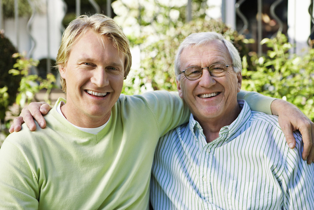 糖尿病并发症|怎么区分糖尿病眼病与老花眼？糖尿病预防眼病得牢记这3点！