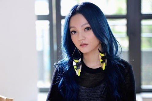 三浦春马|三浦春马被母亲逼死？资深艺人怒斥其父母：家里有个艺人全家都是废人