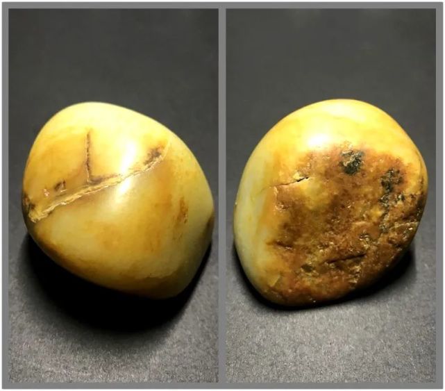 原材料是一块形状偏四方墩的满皮青白疙瘩,顶部有条大的伤裂,底部沁色