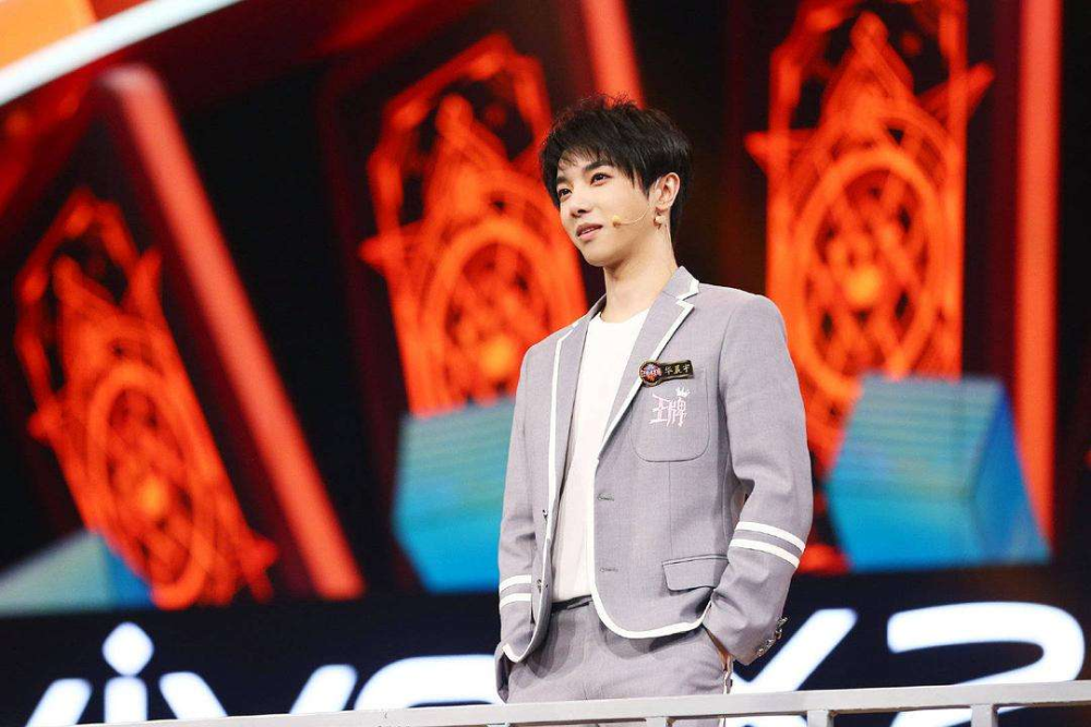 华晨宇|华晨宇最新造型曝光！剃寸头颠覆形象，发文调侃自称“十辰于”