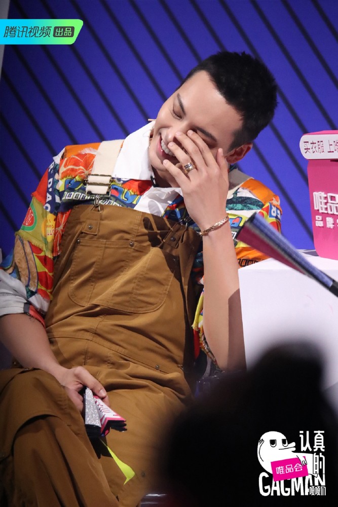 陈伟霆《认真的嘎嘎们》开设"表情管理课",负重280斤选手走指压板