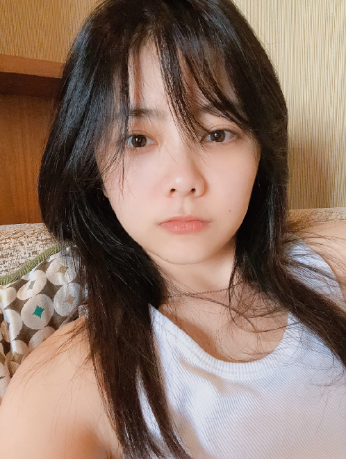 谭松韵素颜照被网友疯传,看清她的真实模样后,30岁认真的?