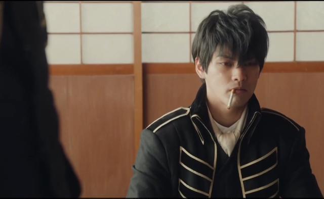 未来全宇宙实行禁烟令 谁要是吸一口烟 就会被当成怪物遭鄙视 腾讯新闻