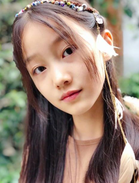 因长得太好看,被全网禁止整容的赵薇"女儿",如今什么样子了?