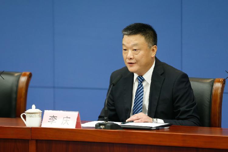 重庆市财政局副局长李庆表示,为了更加有效地处理这对矛盾,我们坚持