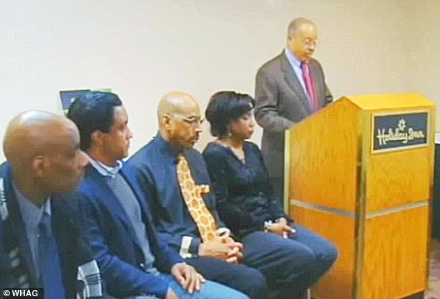 警察|男子被警察打22枪身亡，家属诉讼7年终获350万美元赔偿