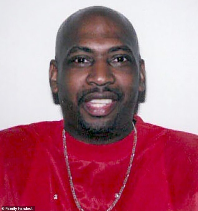 警察|男子被警察打22枪身亡，家属诉讼7年终获350万美元赔偿