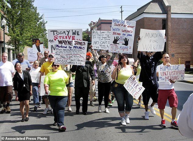 警察|男子被警察打22枪身亡，家属诉讼7年终获350万美元赔偿