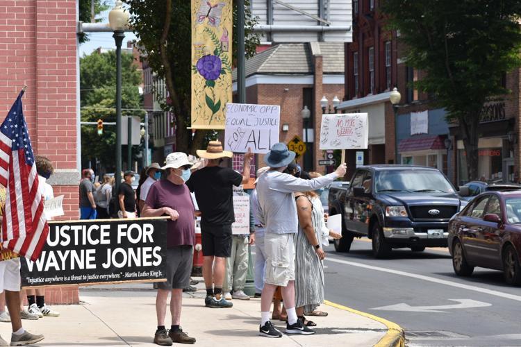 警察|男子被警察打22枪身亡，家属诉讼7年终获350万美元赔偿