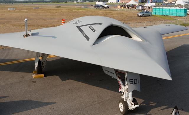 而且,鹰酱的脑袋也不是那么好摸的,从x45和x47无人机的气动布局演化