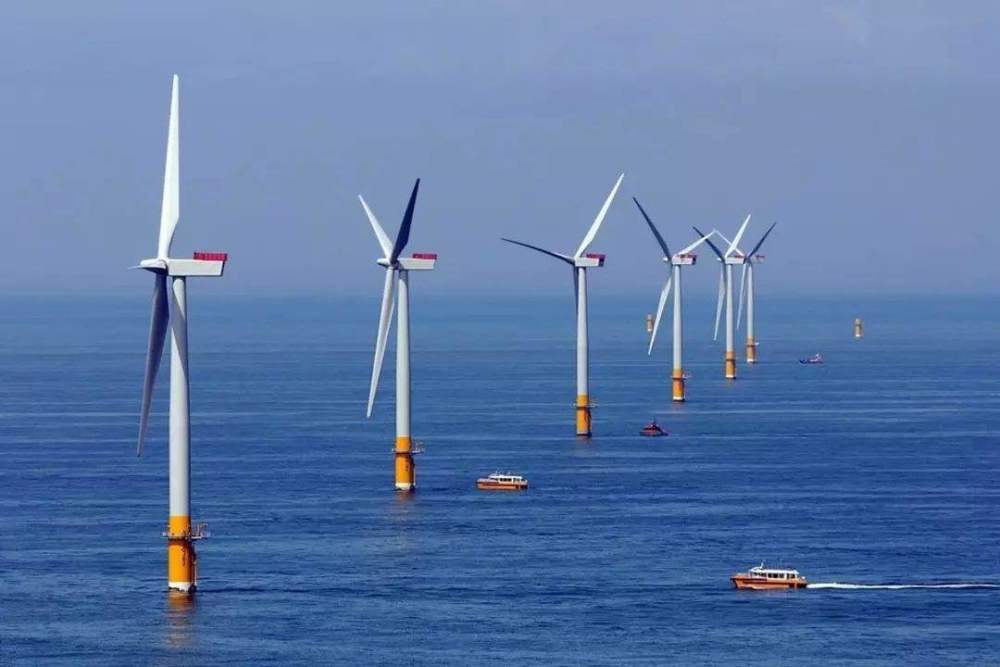 台风|了不起的工程，台风来袭就自动缩进海里的庞然大物，像科幻电影的场景