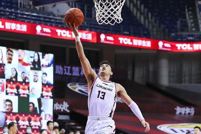 郭艾伦状态回勇,助球队轻取山西,一细节证明他重拾信心!