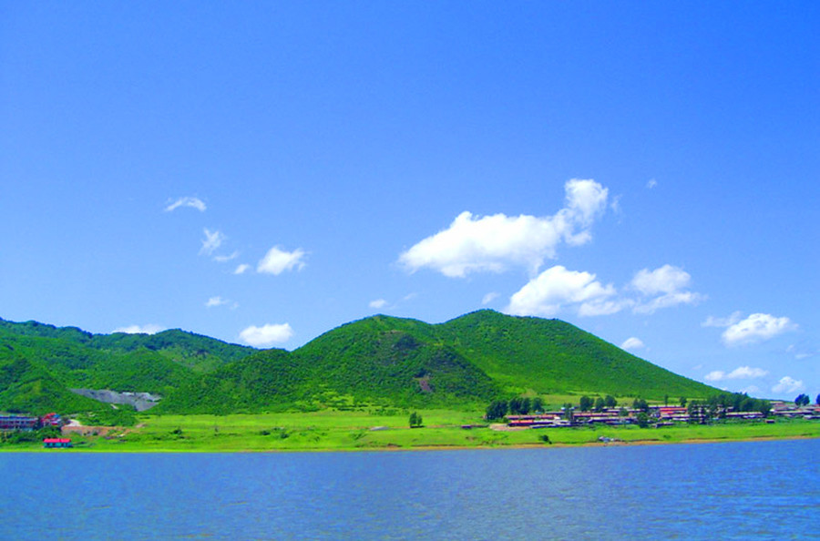 吉林省延边州一个县,是省内面积第二大县,拥有满天星景区