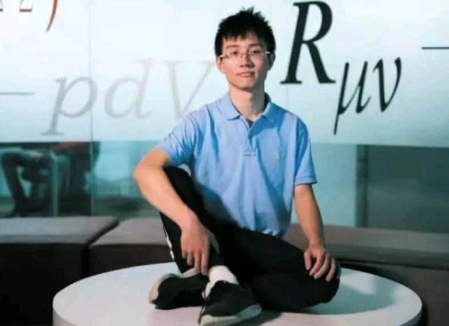 科学家|无视美国绿卡，毅然选择为国效力，一句“我是中国人”感动14亿人