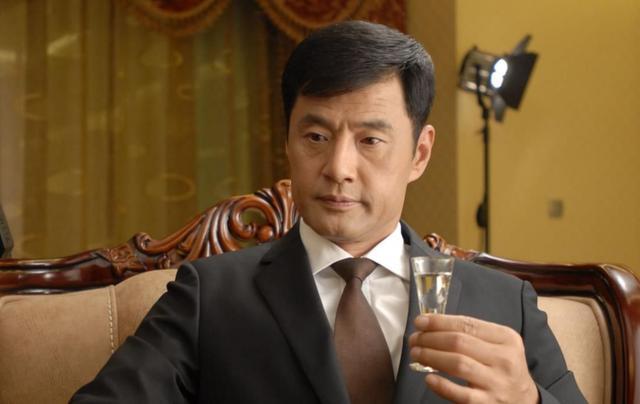 于荣光|铁汉柔情的于荣光：让患癌父亲喝酒，用一个谎言让父亲多活了7年