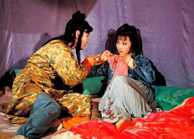 林黛玉说贾宝玉是银样镴枪头后面多姑娘也说他是没药性的炮仗