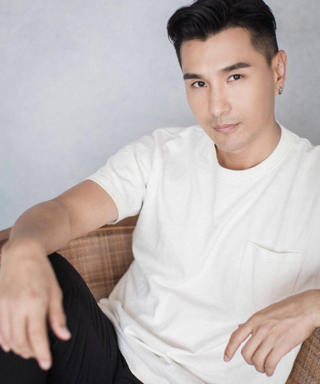 好男人!陈展鹏半夜三点仍忙不停,太太单文