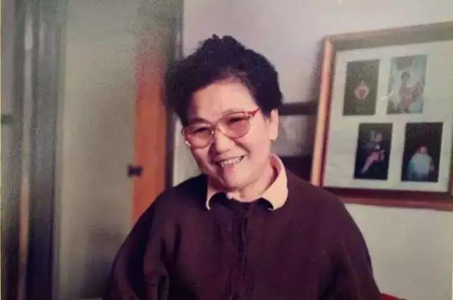 赵丽蓉|不是母子胜似母子，赵丽蓉临终时，为什么巩汉林不去送她最后一程