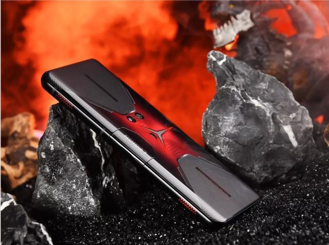 最强游戏手机华硕rog3上手图信仰灯回来了