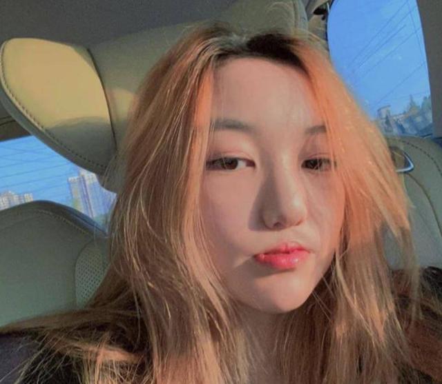 王菲|王菲14岁女儿喝红酒，引网友热议，入读贵族学校每年85万学费