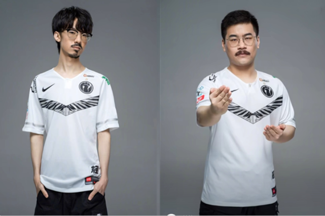 rookie真的不愧是电竞肖央,留上一小撮胡子后真的就是肖央本央,不过