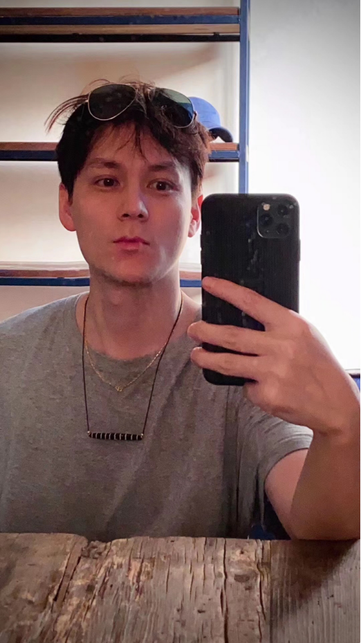 当年刘君林因外貌酷似吴彦祖和陈冠希的结合体而被大众认知.