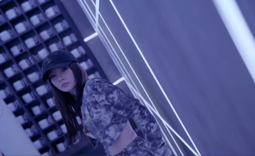 李小璐|39岁李小璐晒热舞视频，秀蛮腰嘻哈风十足，直言被骂也不放弃