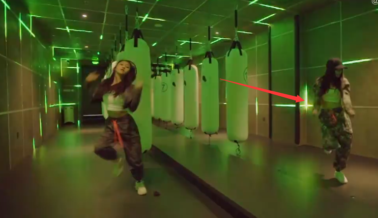 李小璐|39岁李小璐晒热舞视频，秀蛮腰嘻哈风十足，直言被骂也不放弃