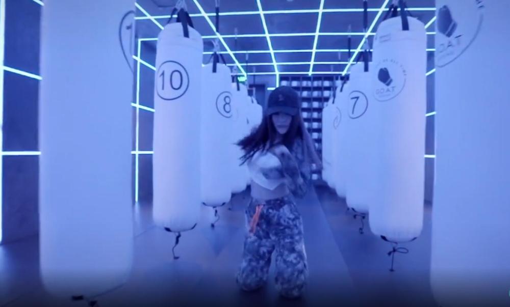 李小璐|李小璐穿露脐装大秀热舞：你继续讨厌，我热爱，跳得不好也不放弃