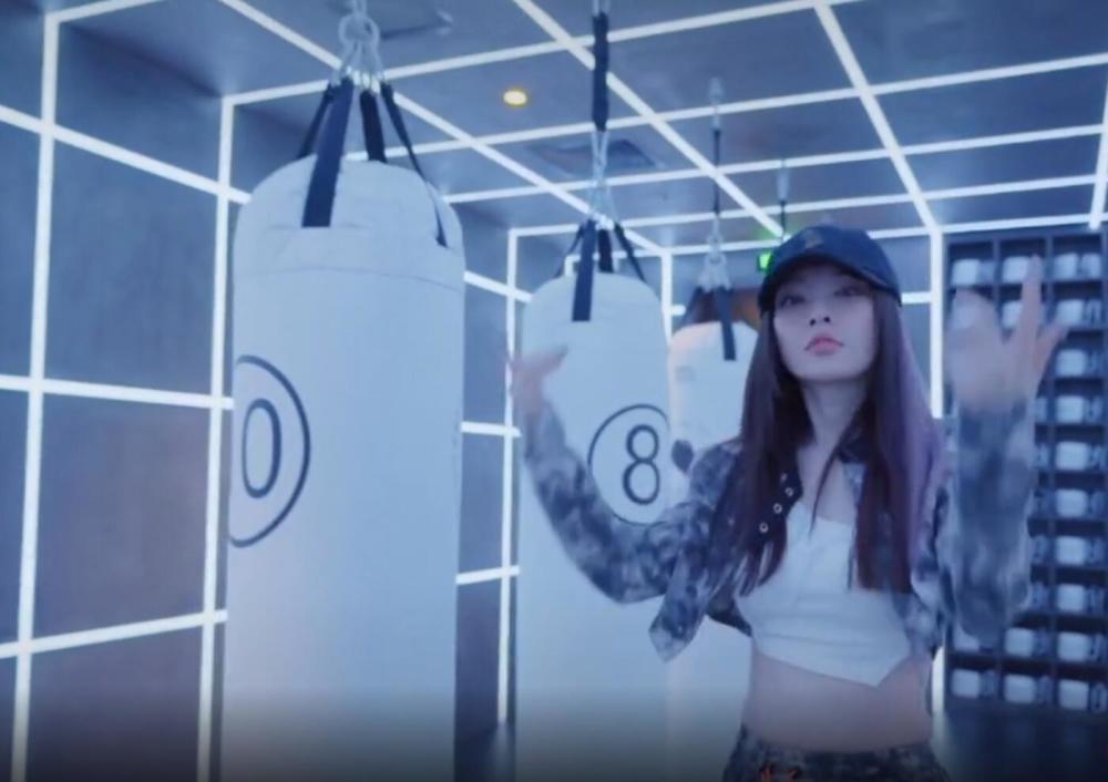 李小璐|李小璐穿露脐装大秀热舞：你继续讨厌，我热爱，跳得不好也不放弃